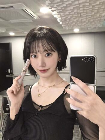 Full leaked Sakura miyawaki page private onlyfans photo