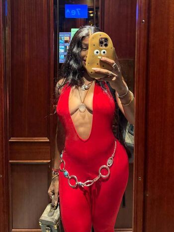 Full leaked Annfigma/ private onlyfans photo