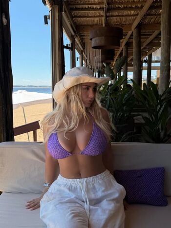 Full leaked Tatiezelman private onlyfans photo