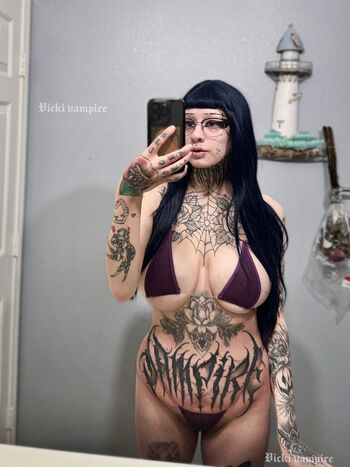 Vickivampire666