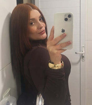 Full leaked Emmybear/ private onlyfans photo