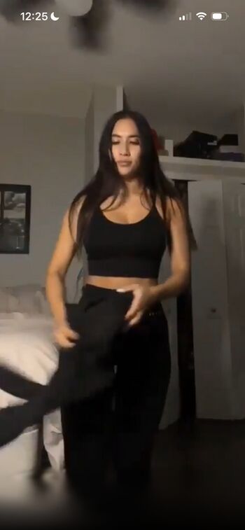 Full leaked Who is this private onlyfans photo