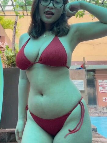 Full leaked Ditziecutie/ private onlyfans photo