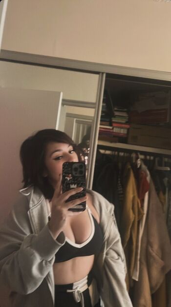 Full leaked Yellowspoongirl private onlyfans photo