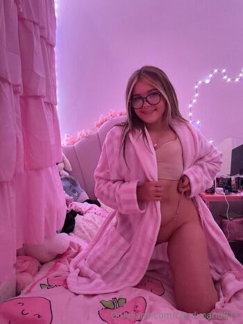 Full leaked Young baby face girl alissadocherty private onlyfans photo