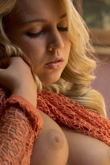 Full leaked Zoeytaylor private onlyfans photo